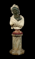 Busto di Donna su colonna