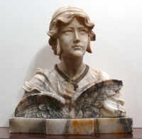 Busto di donna in marmo