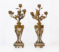 Coppia di candelabri in bronzo e marmo